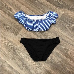 Off the shoulder bikini w/ black bottoms